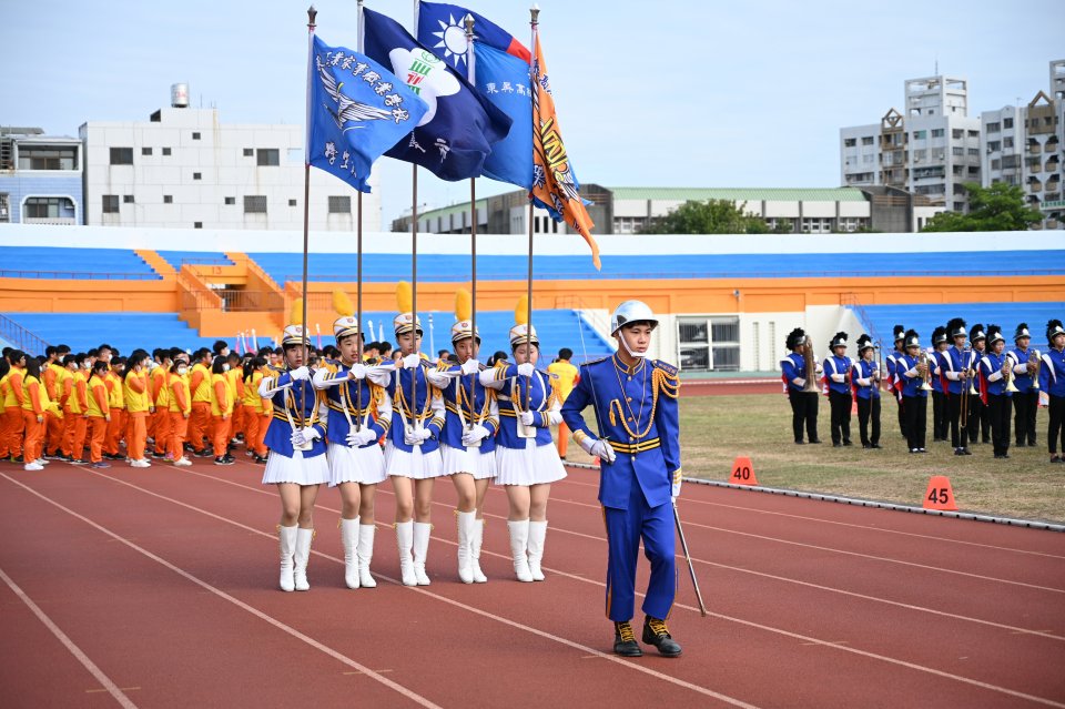 DW20201203_1001