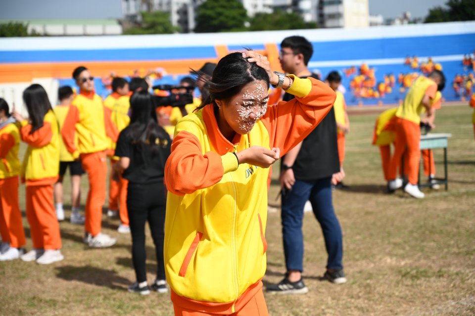 DW20201203_1053