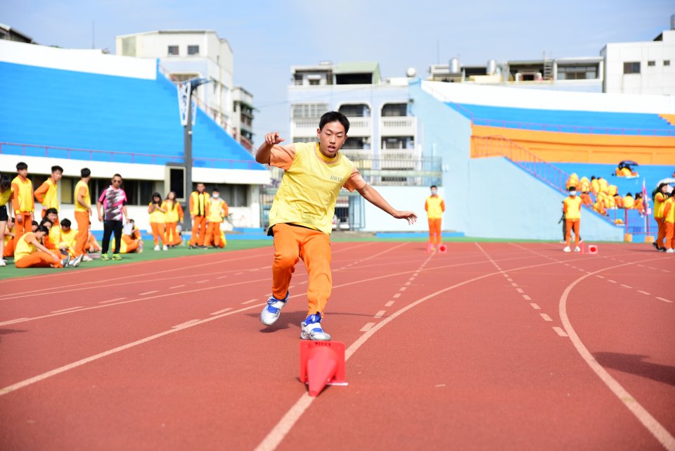 DW20201203_1161