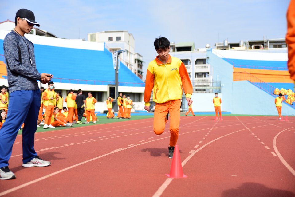 DW20201203_1163