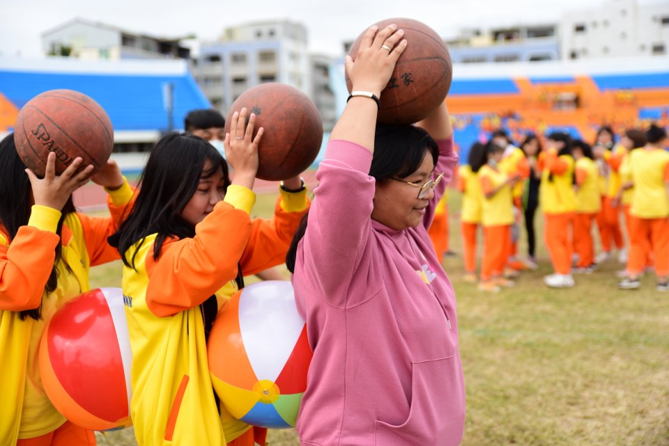 DW20201203_1216