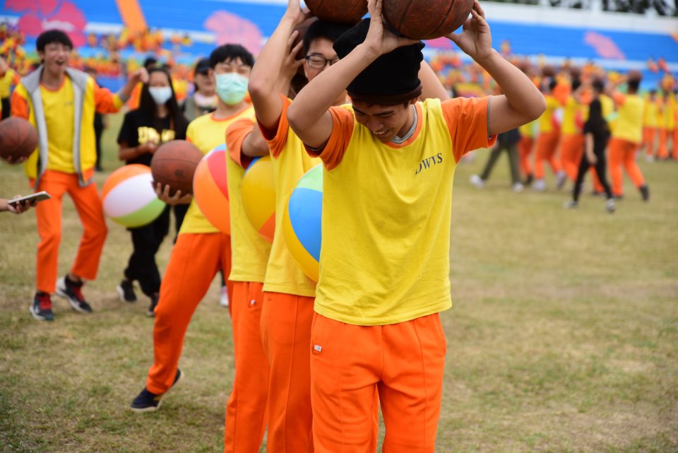 DW20201203_1225