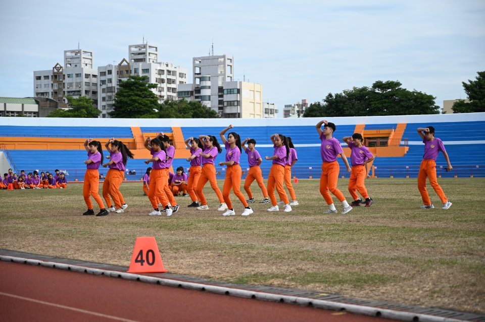 DW20201203_1241