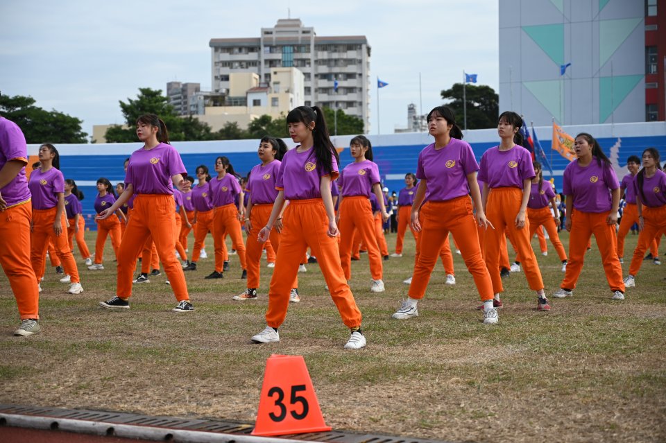 DW20201203_1245