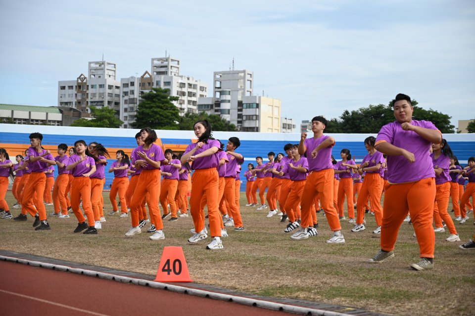 DW20201203_1247