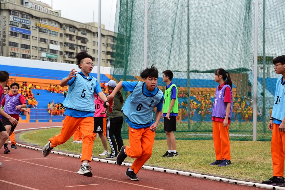 DW20201203_1321