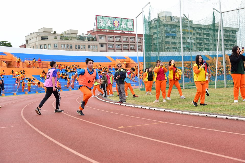 DW20201203_1332