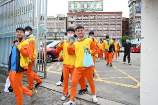DW20201203_1404