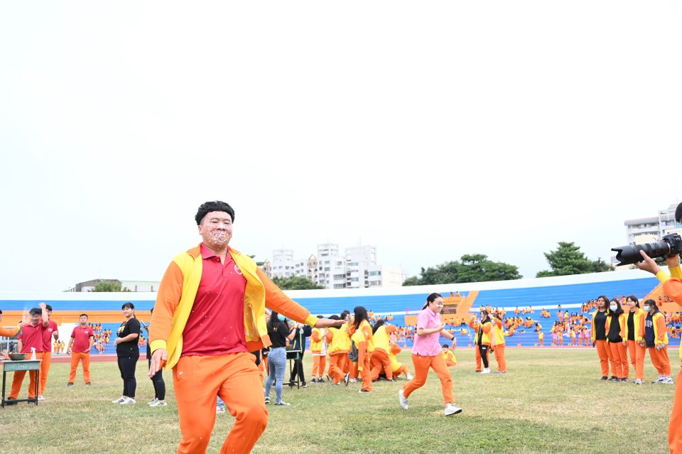 DW20201203_1430