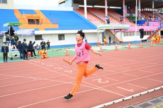 DW20201203_1443