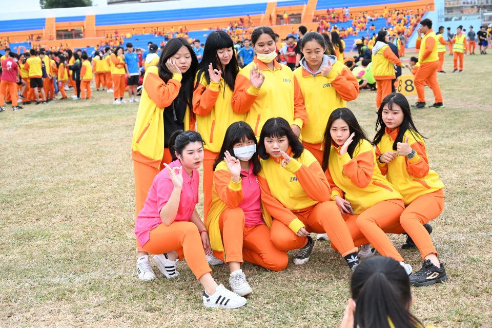 DW20201203_1445