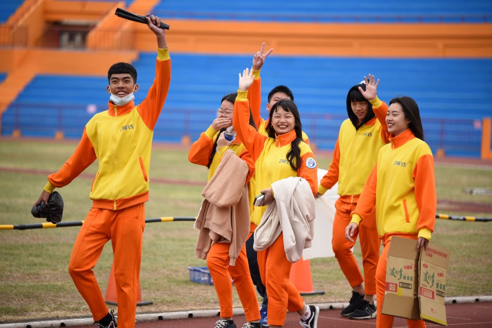DW20201203_1532