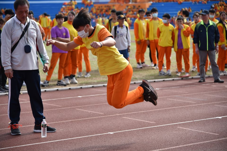 DW20201203_1603
