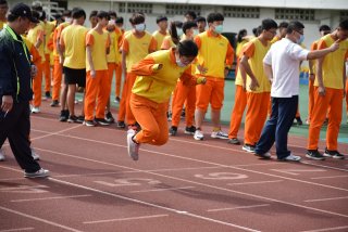 DW20201203_1619