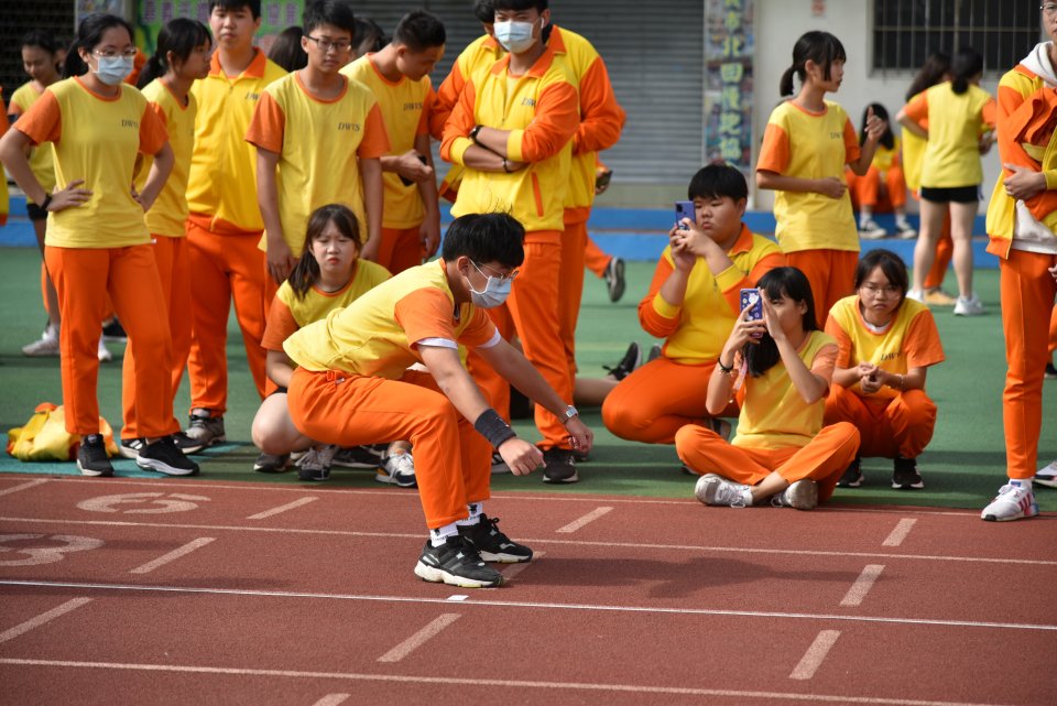 DW20201203_1624
