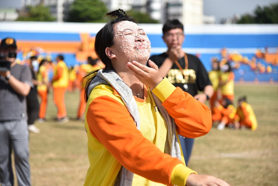 DW20201203_1631