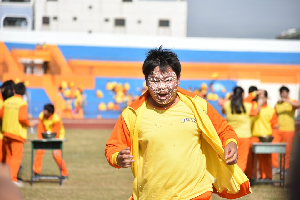 DW20201203_1637