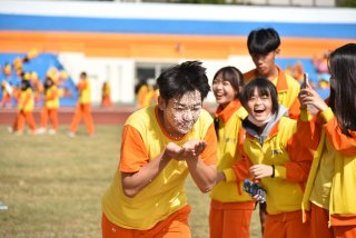 DW20201203_1644