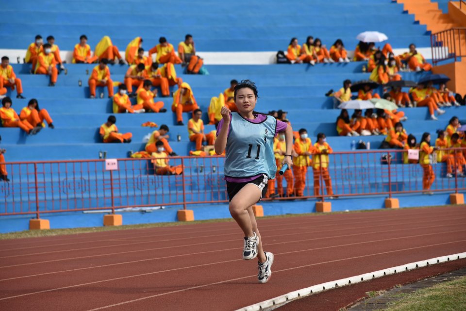 DW20201203_1656