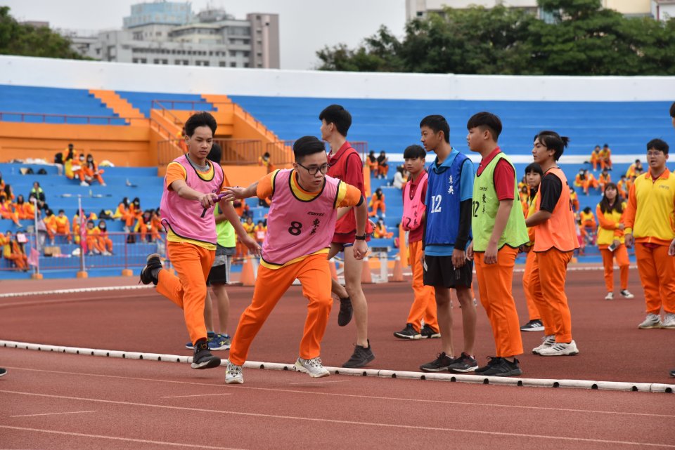 DW20201203_1743