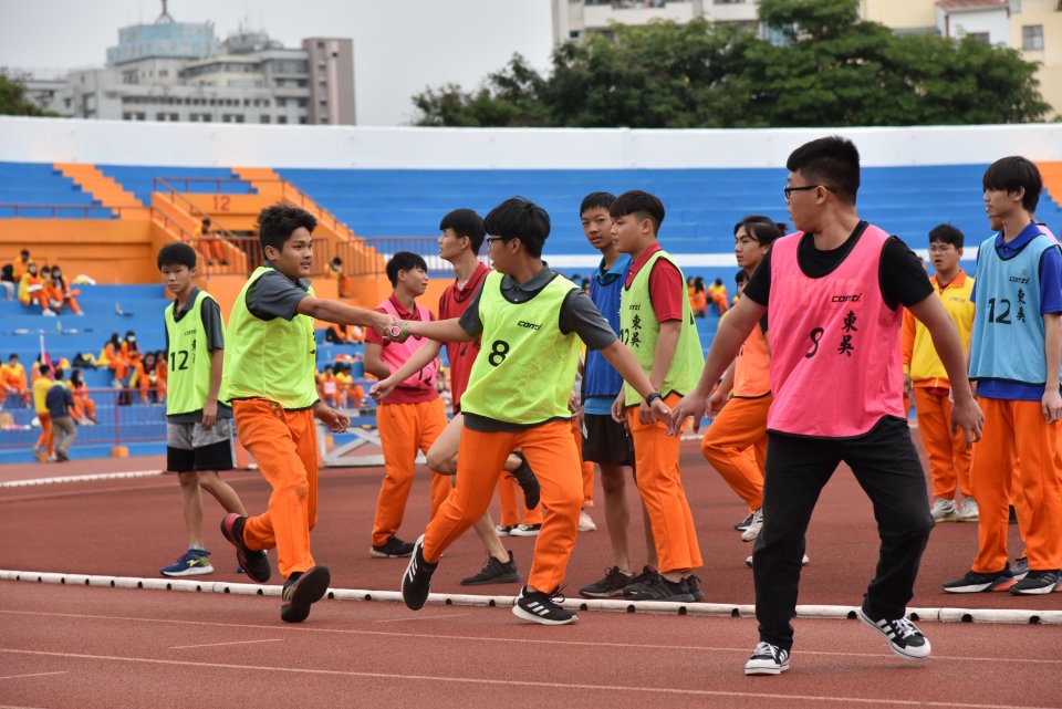 DW20201203_1745