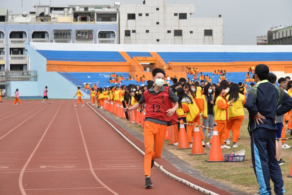 DW20201203_1804