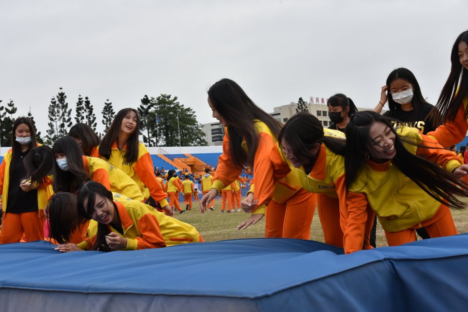 DW20201203_1815