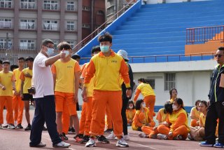 DW20201203_1933