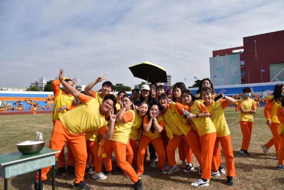 DW20201203_1945
