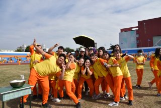 DW20201203_1945