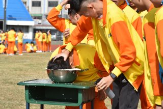 DW20201203_1946