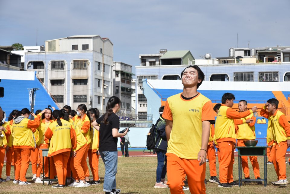 DW20201203_1963